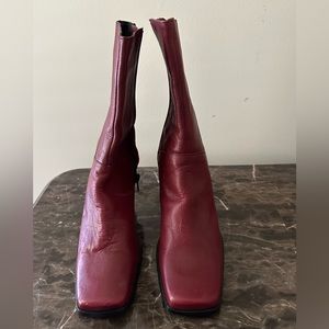 New Caprino by Connie Leather Red Wine Boots. Size 6.Made in Colombia, SA